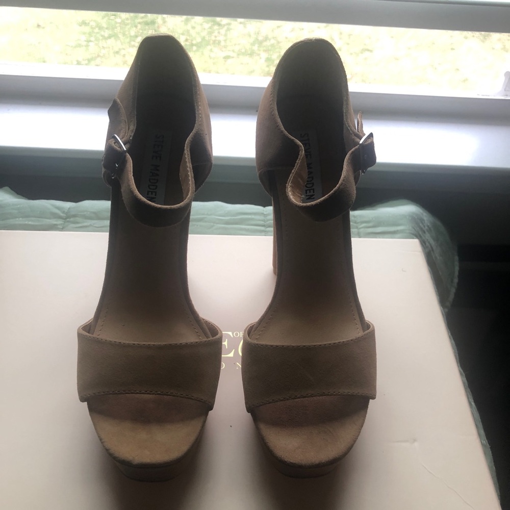 Tan Steve Madden Platform